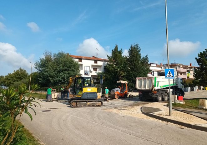 U petak, 4.11.2022 dovršava se uređenje parkirališta u Kaštelirskoj, kreće obnova Motovunske ulice – privremena regulacija prometa do kraja studenog