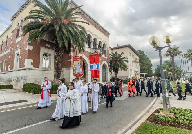 Crkvenim i svjetovnim svečanostima građani Poreča proslavili blagdan Svetog Maura