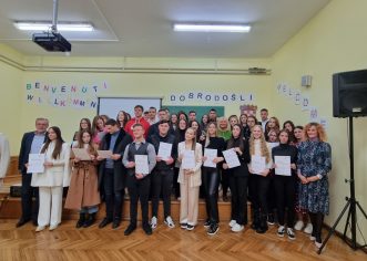 45 učenika Srednje škole Mate Balota dobilo Njemačke jezične (DSD) diplome