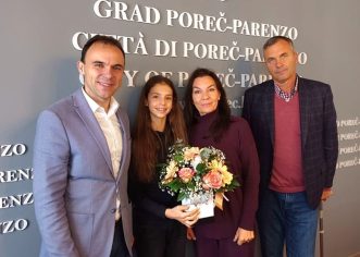 Gradonačelnik Peršurić primio Gresu Ramadani, mladu viceprvakinju  Hrvatske u ritmičkoj gimnastici