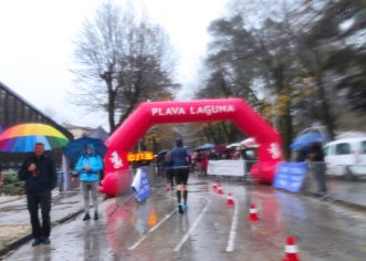 Matija Lisec i Pavlina Grgurević pobjednici na 3. kolu Istarske zimske lige u trčanju powered by Plava Laguna – Pazin, 04.XII.2022.