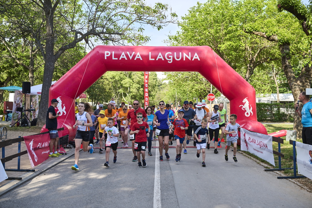 Prihod Od Kotizacija Na Family Run Plava Laguna Polumaraton 