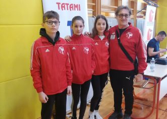 Jedna srebrna i jedna brončana medalja za mlade karatistice Karate kluba Finida iz Poreča na međunarodnom karate turniru u Postojni