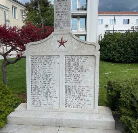 Očišćeni spomenik palim borcima NOBa – poklon za Dan Grada Poreča