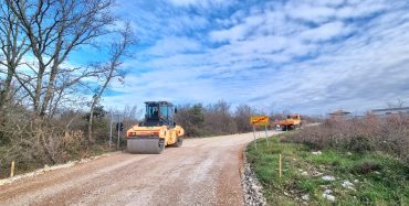 Idući tjedan asfaltiranje lokalne ceste Radmani – Dračevac