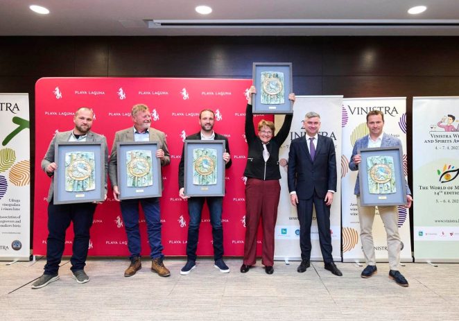 Svečano dodijeljene nagrade najboljim vinarima Vinistrinog ocjenjivanja
