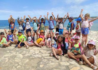 Otvoreni upisi u USB-ov Ljetni kamp u Taru: Djecu i mlade očekuju radionice mjuzikla, sportske igre, more i zabava