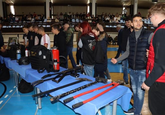 Preko 300 mladih posjetilo Dan otvorenih vrata Istarske policije u Poreču