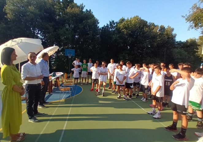 Ljetni kamp košarkaških klubova iz Petrinje i Poreča jača mlade košarkaše i prijateljstva
