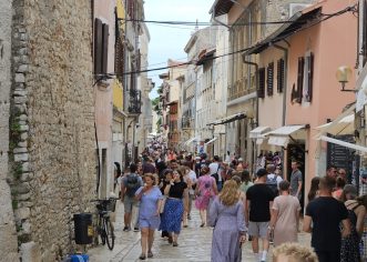 Na području Turističke zajednice Grada Poreča ostvareno dvomilijunto turističko noćenje  dan ranije nego 2022. godine