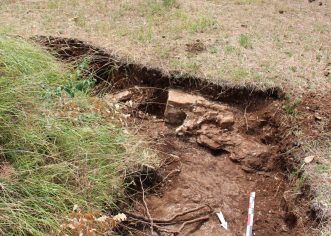 Pored Osnovne škole u Poreču nevrijeme arheolozima otkrilo antički grob
