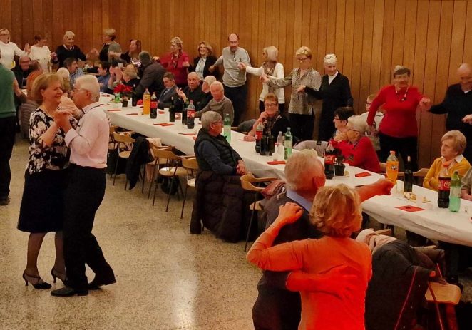 Kaštelirski umirovljenici održali svečanu zajedničku večeru i skupštinu
