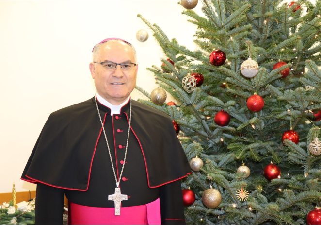 Božićna čestitka porečkog i pulskog biskupa Ivana Štironje