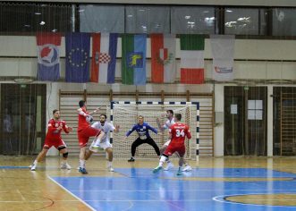 Uvjerljiva pobjeda rukometaša Poreča protiv Ribole Kaštela za drugo mjesto u  Ligi B Paket24 Premijer lige