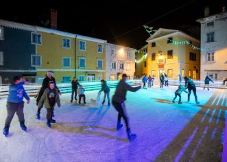Zimske radosti u Vrsaru donose besplatno klizalište, radionice, izložbe i koncerte lokalnih glazbenika
