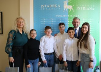 Župan Miletić primio uspješne mlade porečke harmonikaše