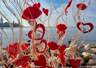 Popularna srca na Peškeri i punti Materada ususret Valentinovu dobila prigodne ukrase za Valentinovo