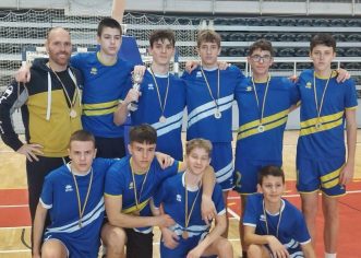 Učenici OŠ Finida osvojili treće mjesto na županijskom natjecanju iz košarke