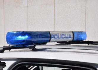 Policija poziva svjedoke prometne nesreće na raskrižju Ulica Karla Huguesa i Županije Somogy u Poreču