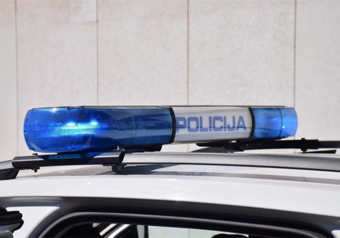 Policija poziva svjedoke prometne nesreće na raskrižju Ulica Karla Huguesa i Županije Somogy u Poreču