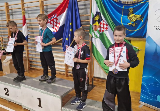 Noel Mandić iz KBK Vrsar osvojio treće mjesto na državnom natjecanju u kickboxingu za djecu