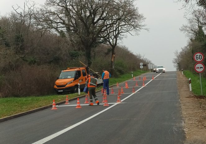 Završena obnova 1 km ceste od rotora Bašarinka do Červar-Porta. Slijedi Školska ulica u Varvarima…