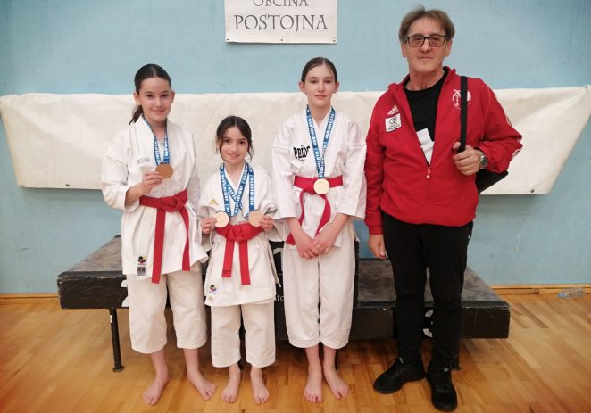 Jedna srebrna i dvije brončana medalja za mlade karatistice Karate kluba Finida iz Poreča na međunarodnom karate turniru u Postojni