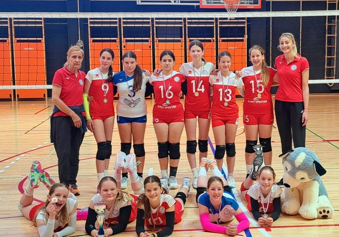 Djevojčice Odbojkaškog kluba Poreč osvojile drugo mjesto Ženske lige za djevojčice