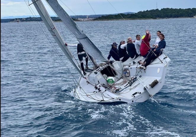 Isplovite!  Otvorite jedra uz Jedriličarski klub Horizont Poreč.⛵️⚓️ Otkrijte čari jedrenja u svojoj blizini!