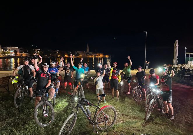 Biciklistički klub Poreč organizirao je prvu ovogodišnju Full Moon biciklijadu