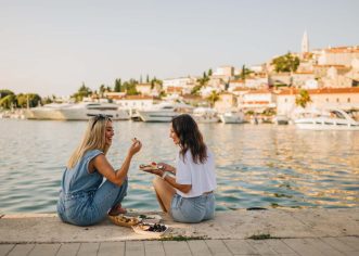 U petak Ribarska fešta u Vrsaru: Uživajte u večeri uz Febru i Griff band