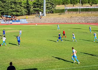 Nogometaši Jadrana danas su na svom terenu odigrali nerješeno protiv križevačkog Radnik – JADRAN – RADNIK KRIŽEVCI 0:0