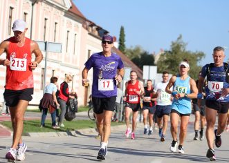 Porečan Aleksandar Benčić Benc osvojio 3. mjesto u kategoriji na “Novomeškom polumaratonu”