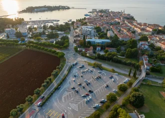 Od 31.10. do 3.11.24. zatvoreno parkiralište kod Osnovne škole