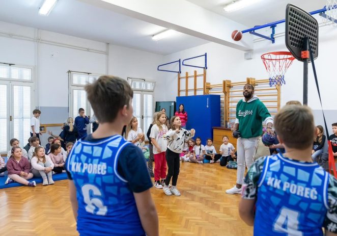 Košarkaški klub Poreč prezentirali košarku i Klub u  TALIJANSKOJ OŠ Scuola Bernardo Parentin Parenzo