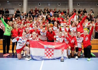 U Novigradu ovog vikenda rukometni Croatia Cup za seniorke!  Ulaz na utakmice je slobodan
