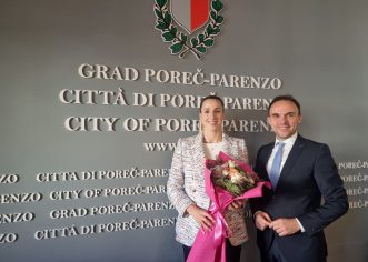 Gradonačelnik Peršurić održao prijem za prvakinju WNBA, košarkašicu Ivanu Dojkić