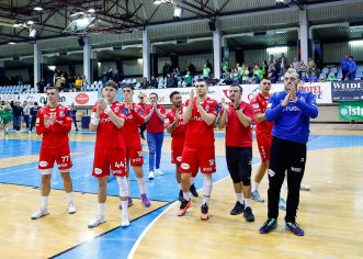 Rukometaši Poreča tijesno su poraženi u prvom susretu trećeg kola EHF Europskog kupa. RK Poreč – MRK Krka 21:23 (9:12)