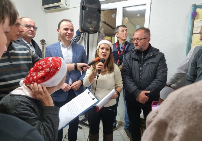 Vrijedna donacije tvrtke Plima Centru za inkluziju i podršku u zajednici na današnjoj blagdanskoj fešti