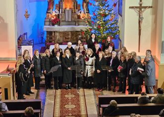 Održan Božićni koncert u crkvi Sv.Kuzme i  Damjana u Kašteliru