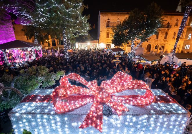 U petak se paljenjem lampica otvara Advent Poreč, evo što ne smijete propustiti