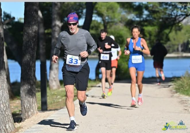 Porečan Aleksandar Benčić Benc istrčao i Runesco half maraton u Šibeniku