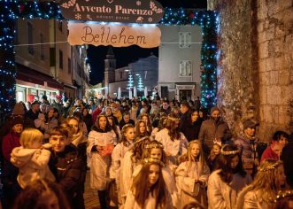 Žive jaslice na porečkom Adventu oduševile brojne posjetitelje