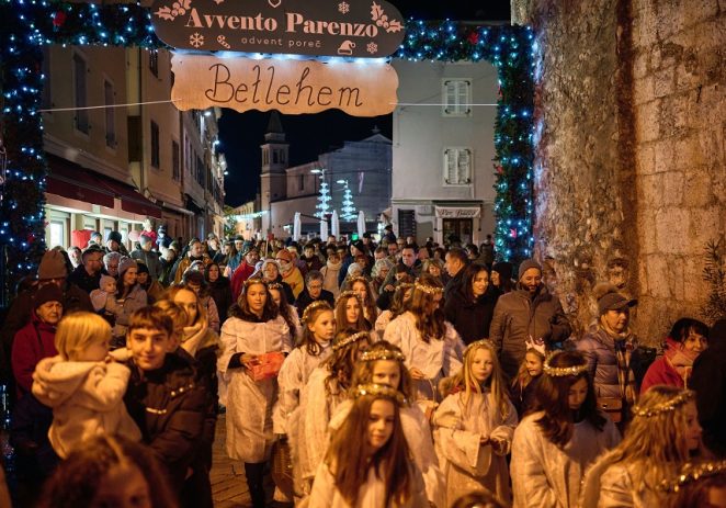 Žive jaslice na porečkom Adventu oduševile brojne posjetitelje