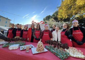 ADVENT POREČ : Slatko jutro učenika TUŠ Antona Štifanića za čistu peticu