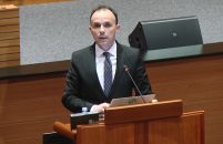 Peršurić u Saboru: „Tko će brinuti o najranjivijima? Nedostatak kadra u socijalnoj skrbi sve veći problem“