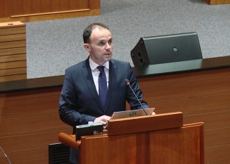 Peršurić u Saboru pozvao na zaštitu pljočkanja i drugih tradicijskih sportova