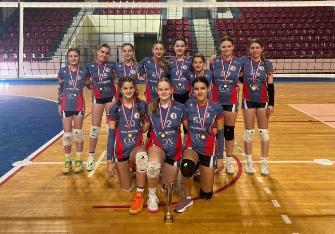 Djevojčice Odbojkaškog kluba Poreč osvojile 3. mjesto na Županijskom prvenstvu Istre