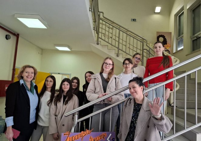 Odlični rezultati učenica Srednje škole Mate Balote na županijskom Natjecanju iz hrvatskog jezika u Puli
