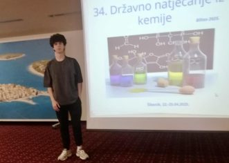 Ruben Ray Zdjelar prvi na državnom natjecanju iz kemije!